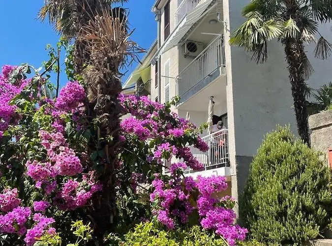 Mypalmassuite With Free Parking In אופטיה
